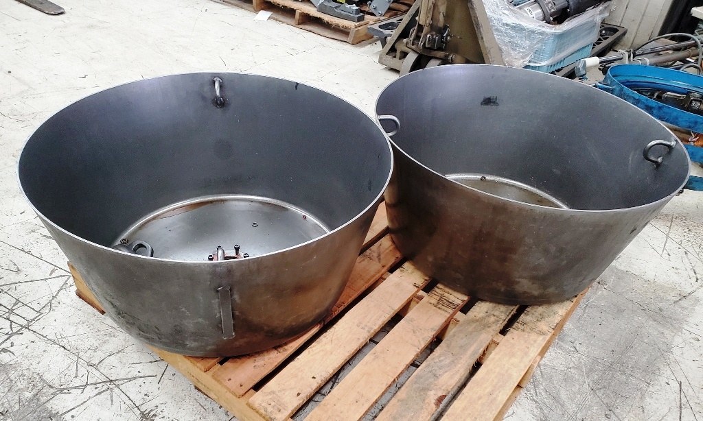 (8) Barrett 1101-E chip pans with casters.