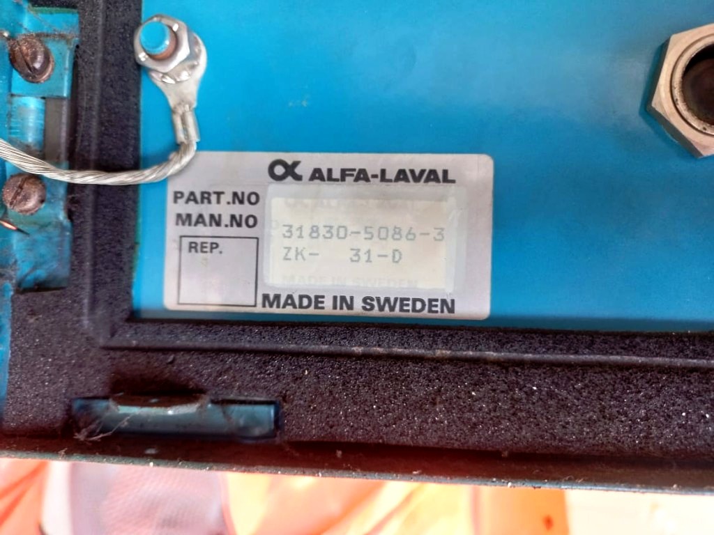 (5) Alfa-Laval EPC-41 control units.