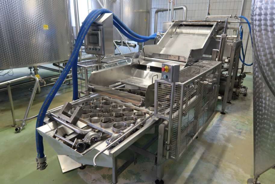 8500 LPH soft & semi-hard cheese production line.