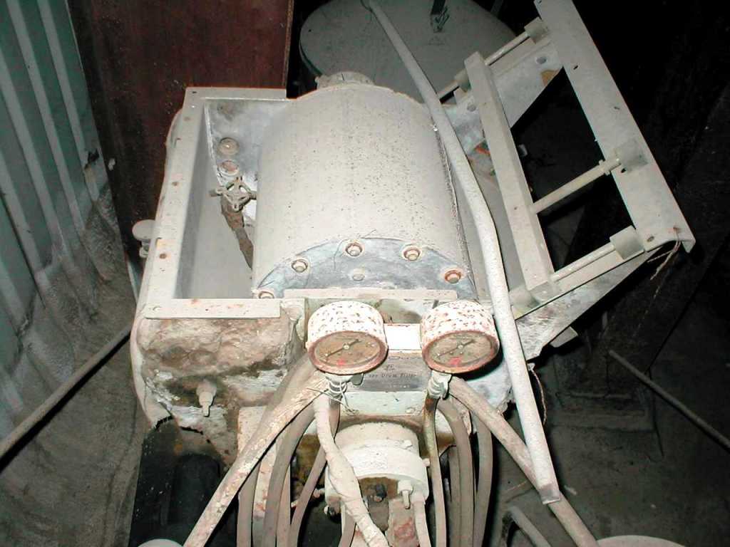 Dorr-Oliver 12" x 1' rotary vacuum filter.